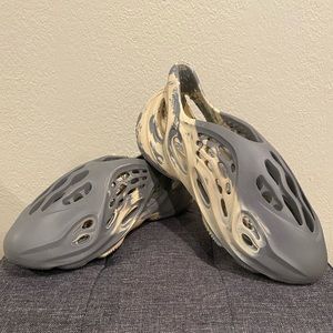 New - Adidas Yeezy Foam Runner - SZ 10